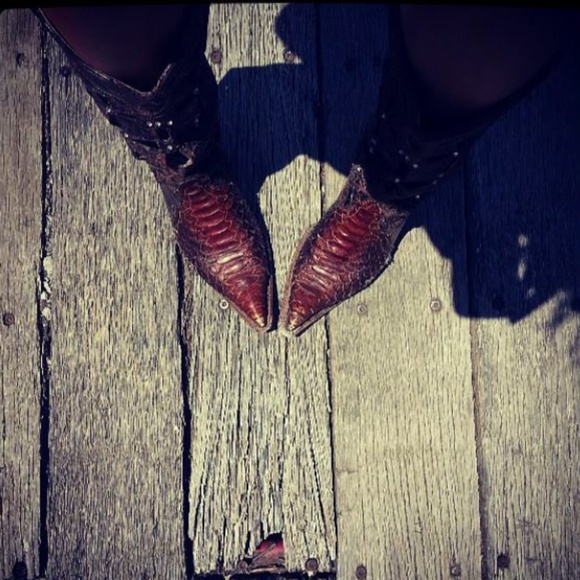 Meet your posher, Anna! - Picture 1 of 1